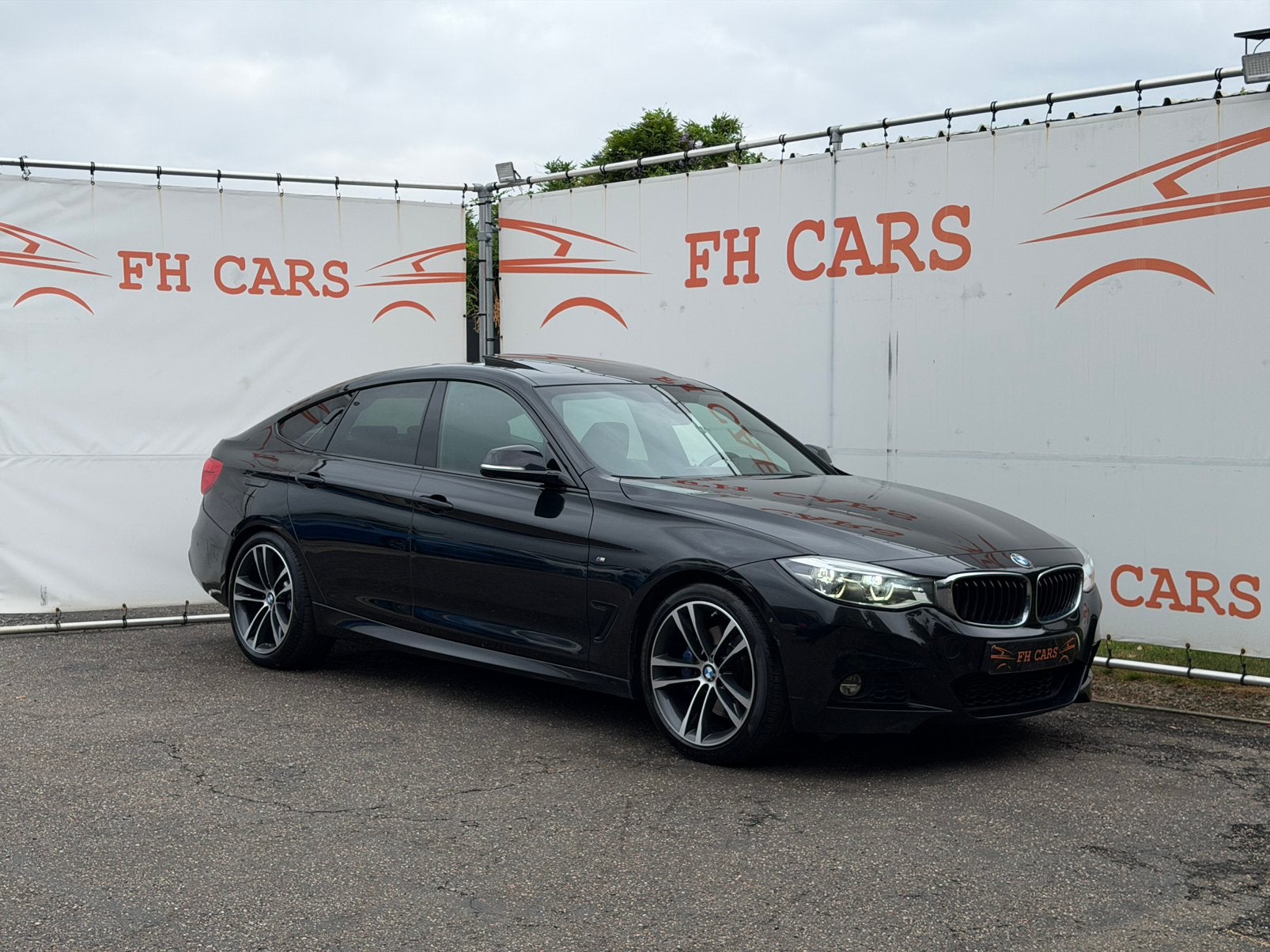 BMW 320d GT *M PACKET*FACELIFT*FULL FULL OPTION*AUTOMATIC*, Auto's, BMW, Automaat, Dealer onderhouden, 1995 cc, 4 cilinders