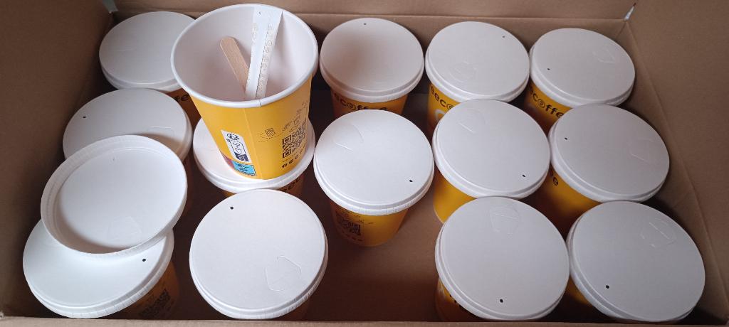 Negen kartonnen bekers voor koude warme dranken, 60 stuk.., Ophalen of Verzenden, Nieuw