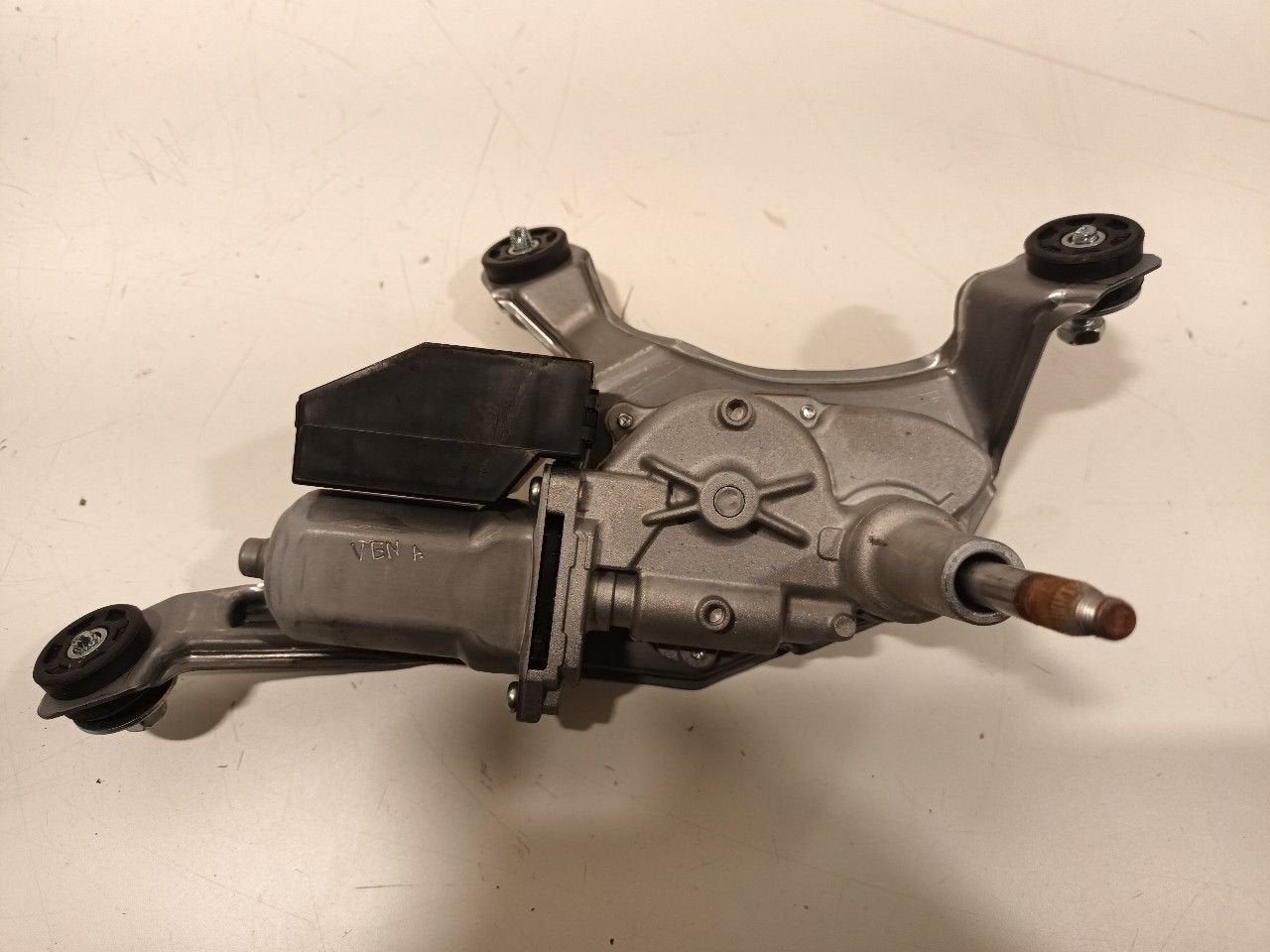 Ruitenwissermotor achter Lexus NX, Auto-onderdelen, Onderdelen@venauto.nl, Van der Ven Autorecycling B.V., Gebruikt, Ettenseweg 76, 4706 PB Roosendaal, The Netherlands