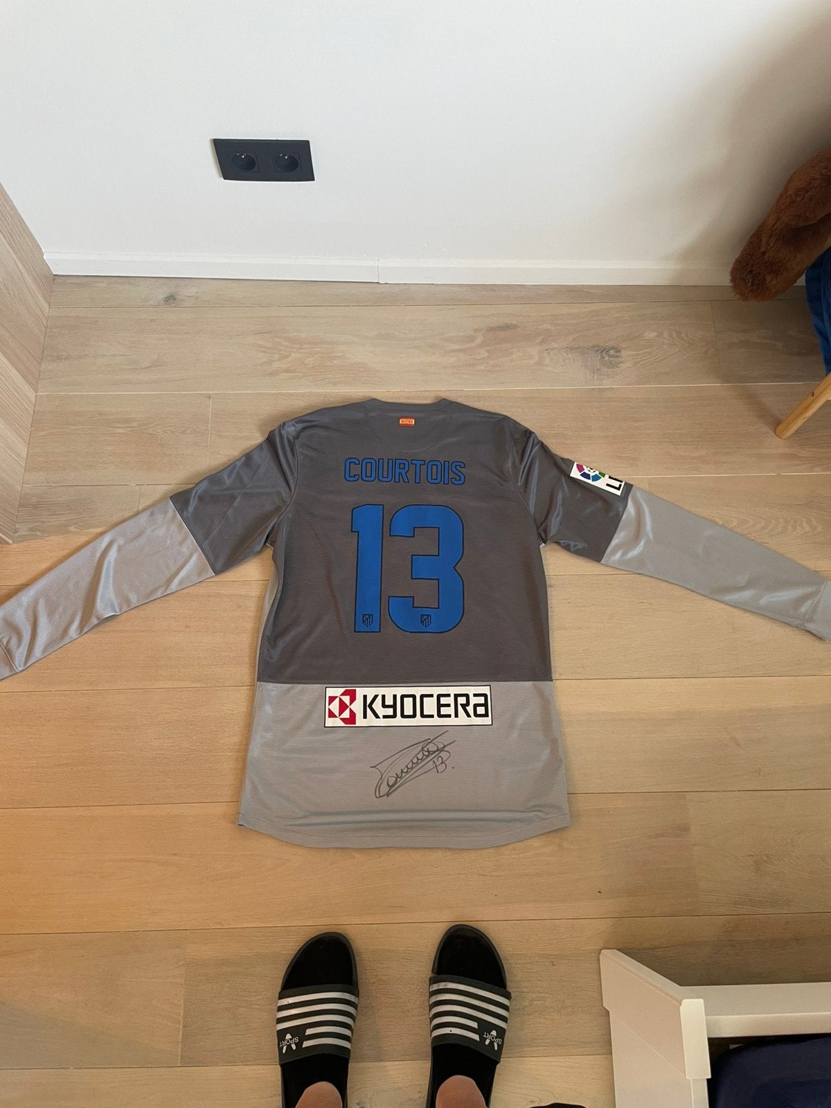 Gesigneerd truitje Courtois Atletico Madrid match issue, Ophalen, Zo goed als nieuw