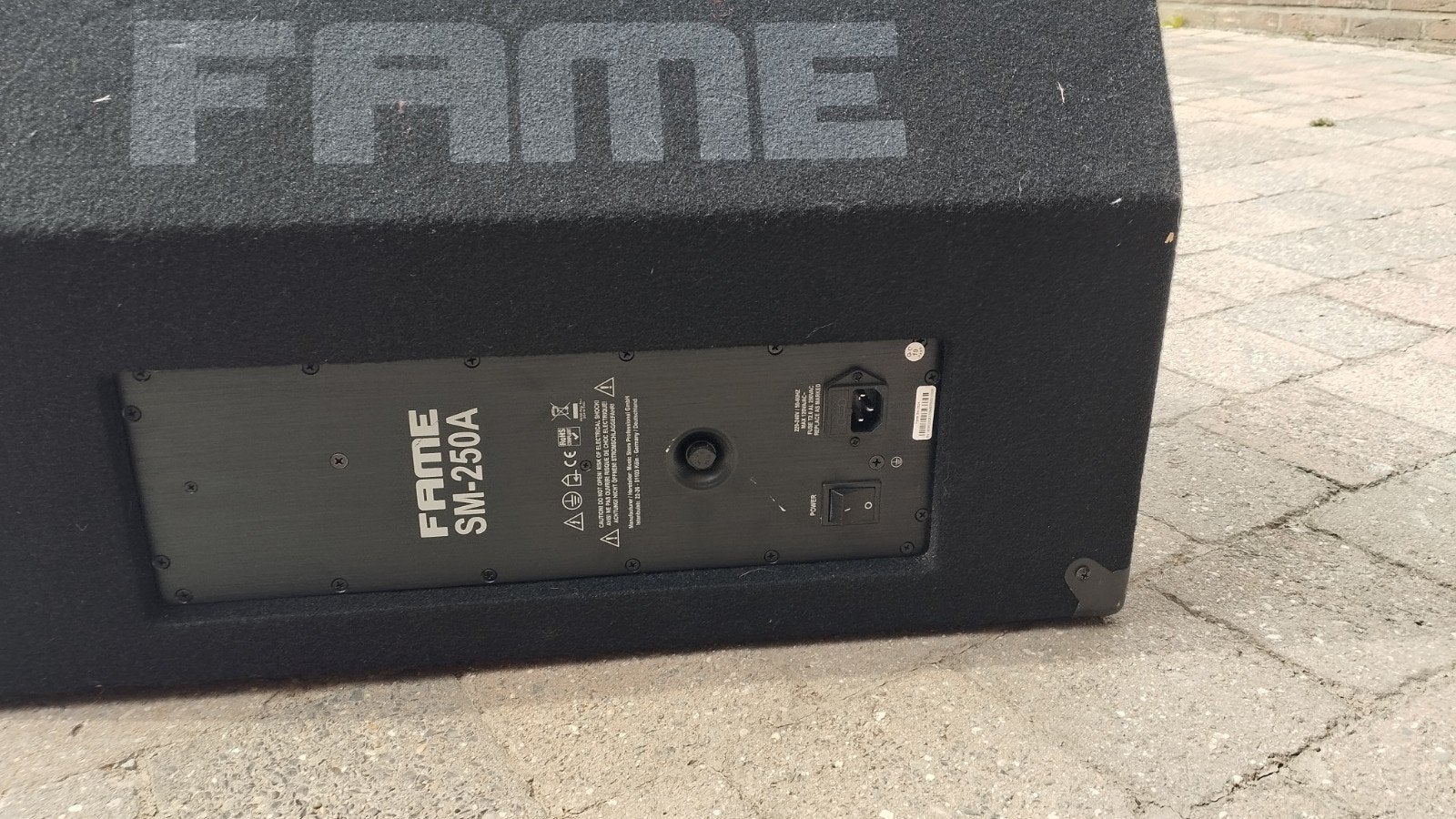 Retour de scène Fame SM-250A – Excellent état, Musique & Instruments, Enlèvement, Comme neuf