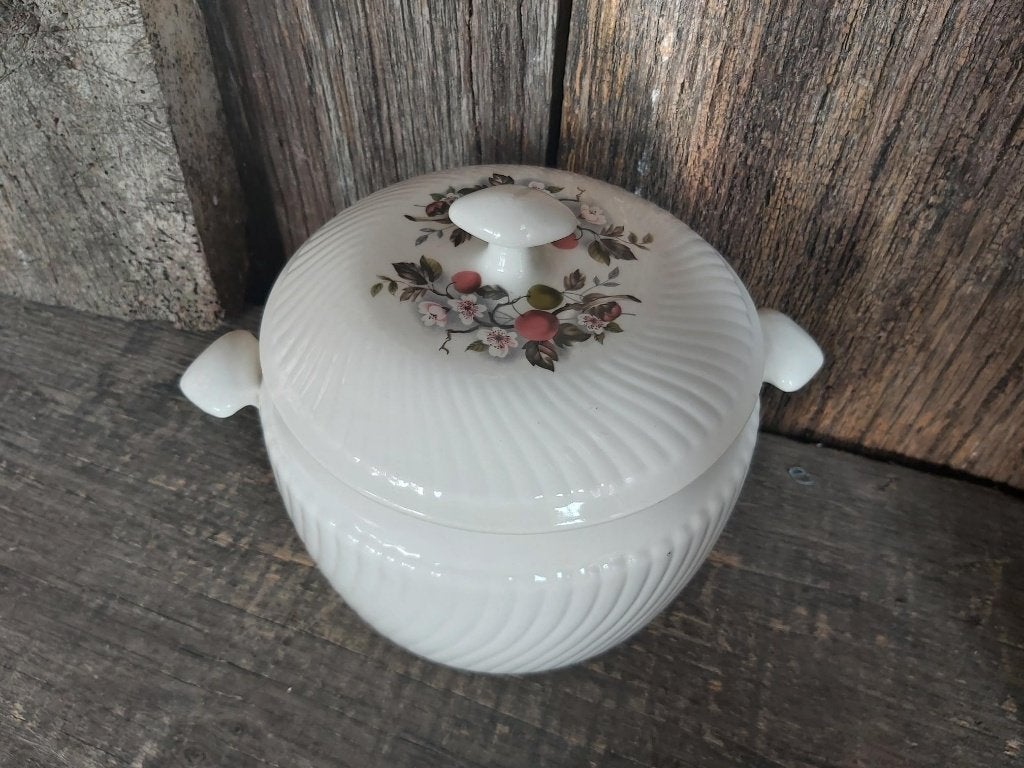 Prachtige oude Boch Trianon gebloemde dek schaal, Ophalen of Verzenden