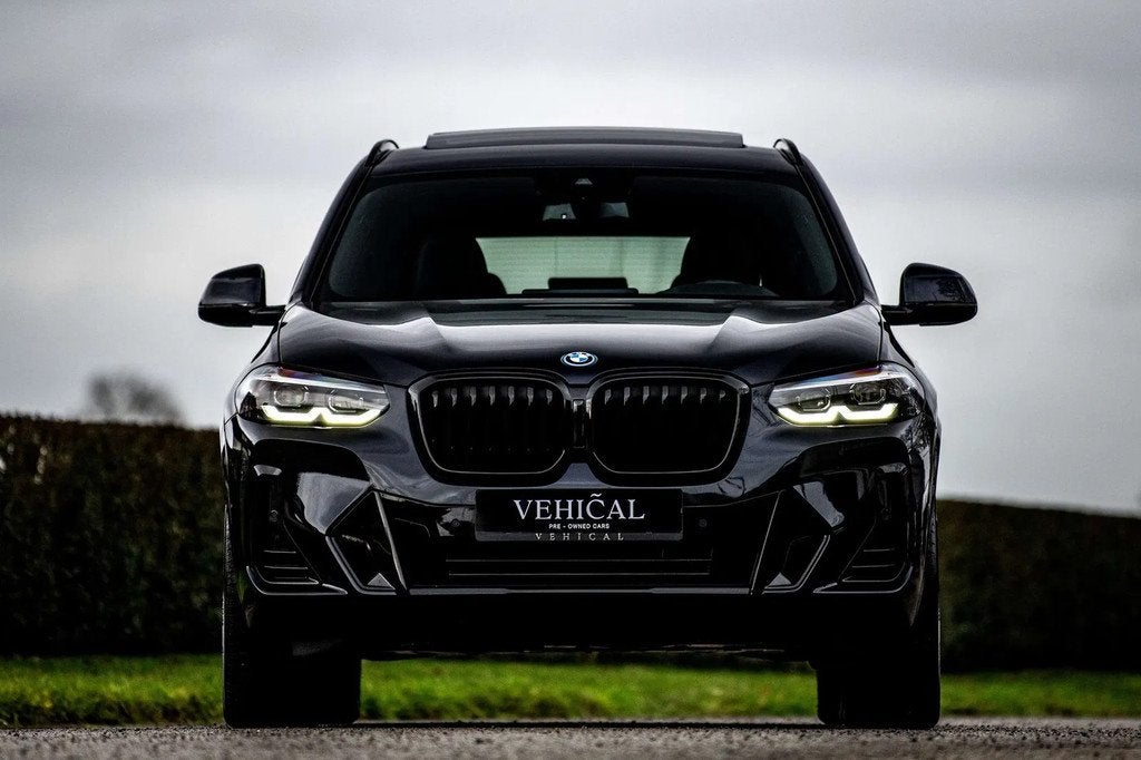 BMW X3 xDrive30e M SPORT | PANO | CAMERA | HiFi | CARPLAY, Auto's, Automaat, 2065 kg, Zwart, Leder