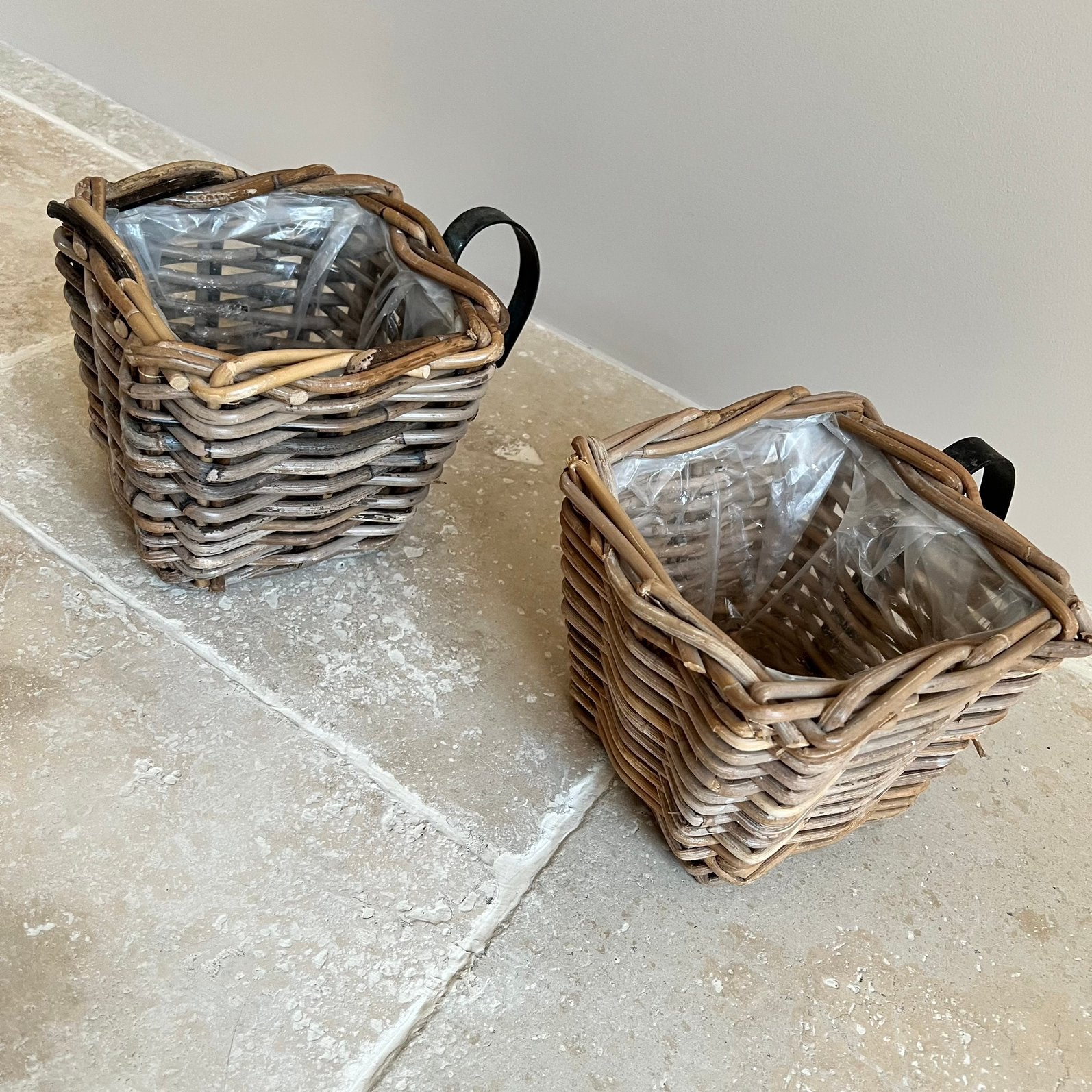 2 petits paniers en osier, Maison & Meubles, Enlèvement, Utilisé, Osier, Panier