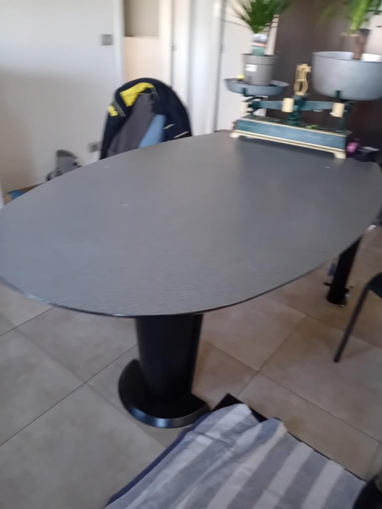 Keukentafel met 2 stoelen in mooie staat, Huis en Inrichting, Ophalen