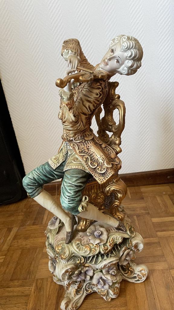 Figurine en porcelaine style Capodimonte, Antiquités & Art, Enlèvement