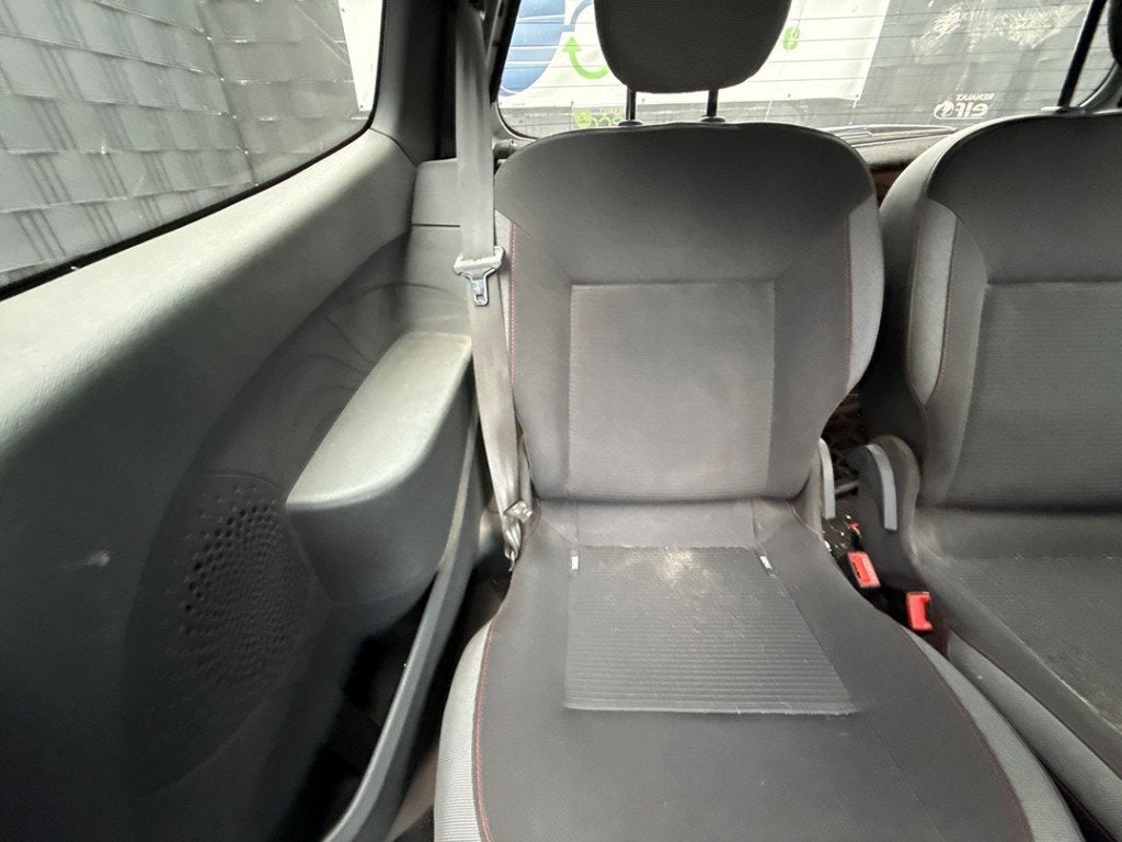 SIEGE ARRIÈRE C Renault Twingo II (CN) (01-2007/09-2014), Renault, Utilisé, Peter-Huppertz-Straße 5
51063  Köln, DE, Dialog.deutschland@renault.de