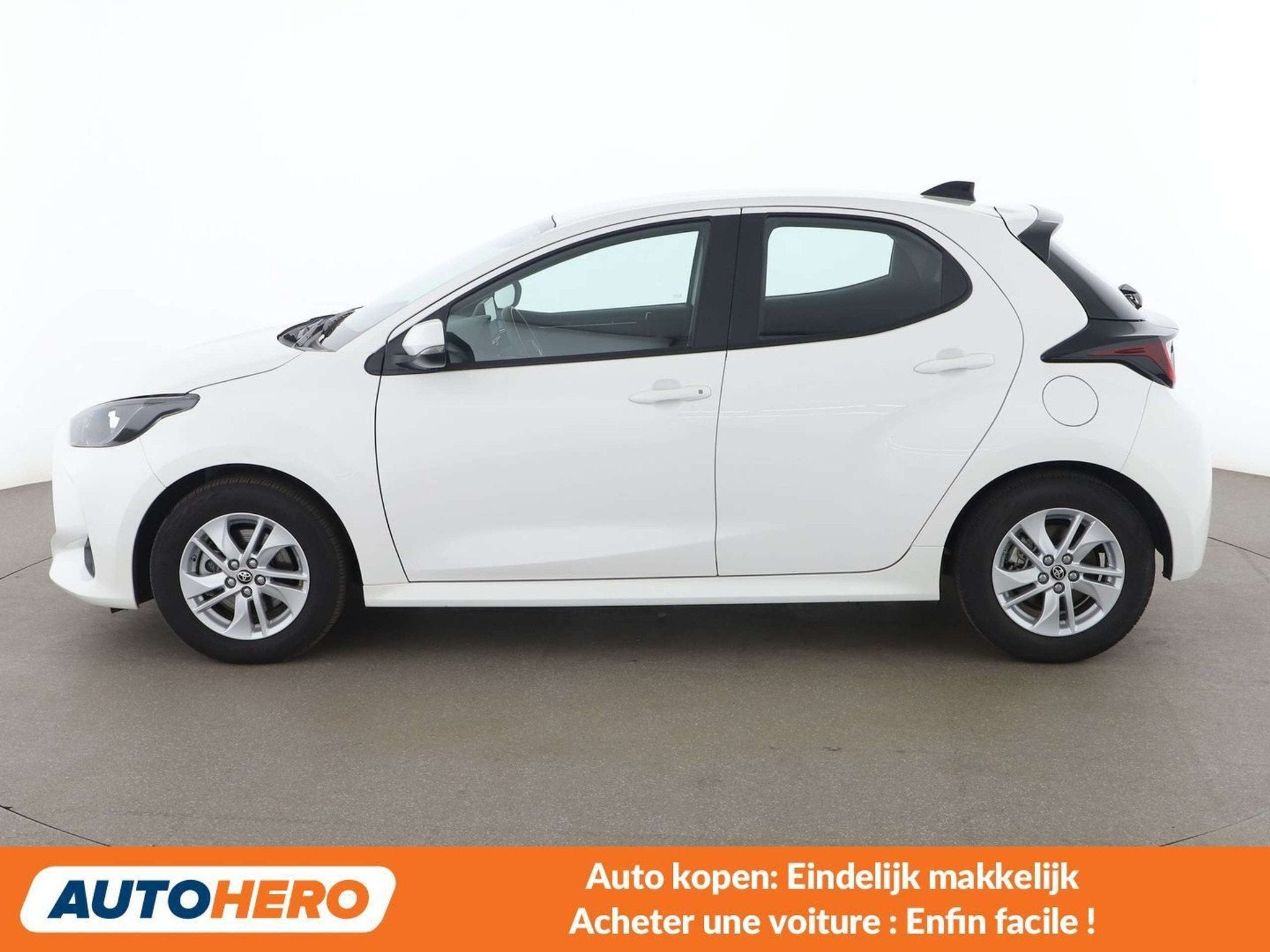 Toyota Yaris 1.5 Hybrid Active (automatique), Autos, Toyota, Achat, 116 ch, Noir, 5 portes