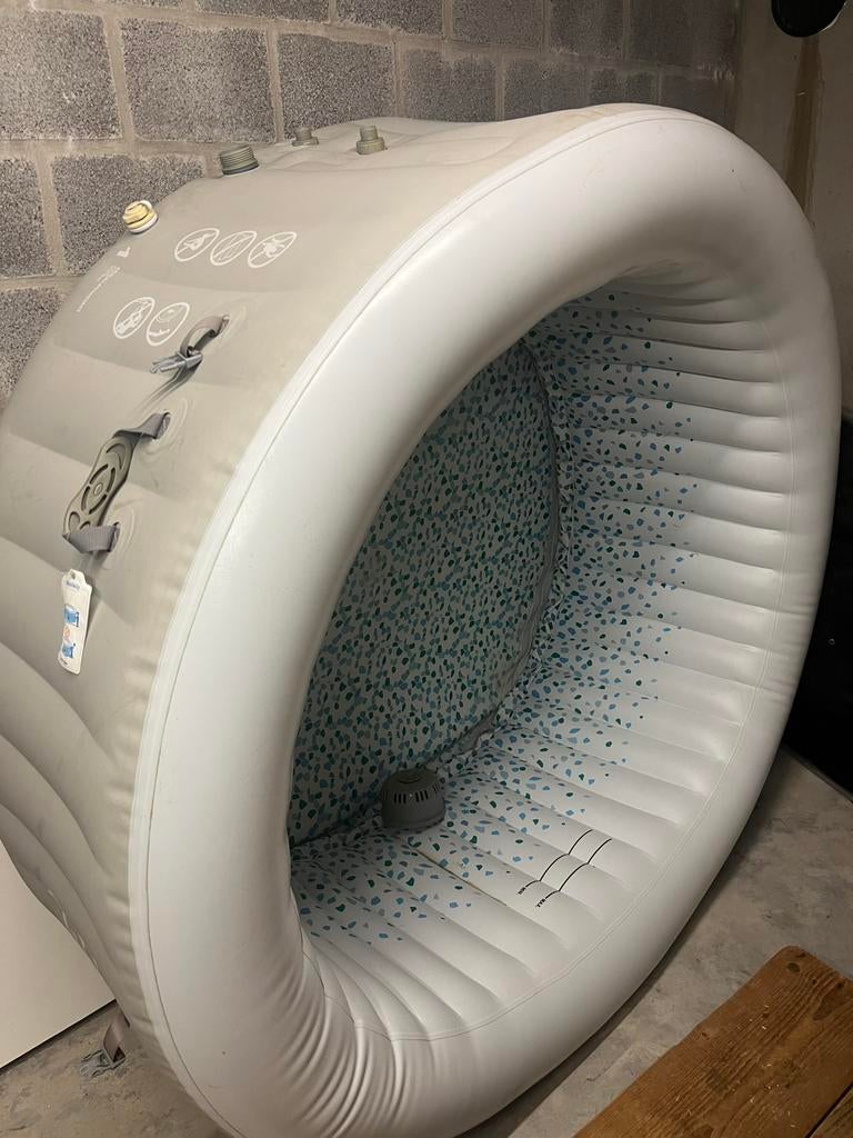 Jacuzzi opblaasbaar, Tuin en Terras, Ophalen, Zo goed als nieuw, Opblaasbaar