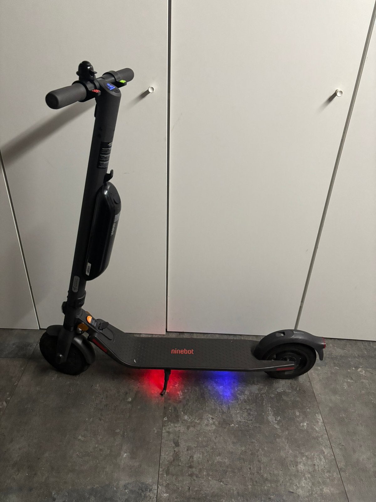 Elektriche step nog maar 220 km mee gerden dus nog nieuw!, Enlèvement, Comme neuf