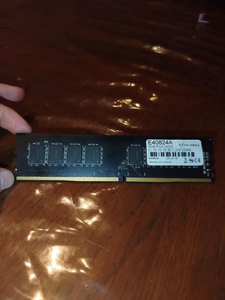 DDR4 in goede staat werkt goed, Computers en Software, RAM geheugen, Gebruikt, DDR4, 8 GB, Ophalen of Verzenden