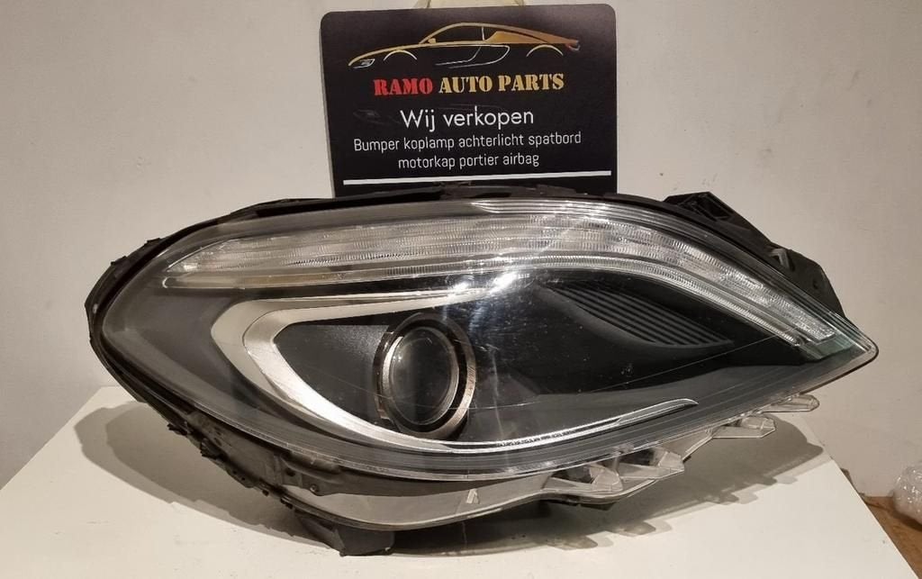 MERCEDES BENZ B Class W246 KOPLAMP RECHTS A2468207461, Autos : Pièces & Accessoires, Éclairage, 3 mois de garantie, Utilisé, -
