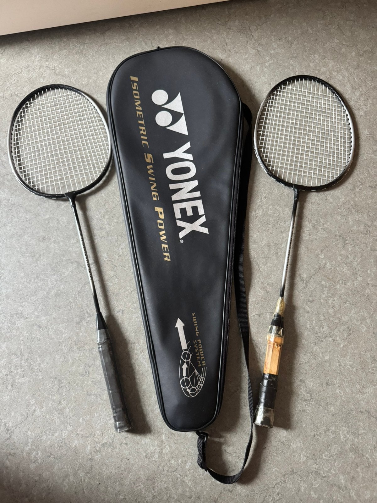 2 badmintonrackets, Sport en Fitness, Ophalen of Verzenden, Zo goed als nieuw, Racket(s)