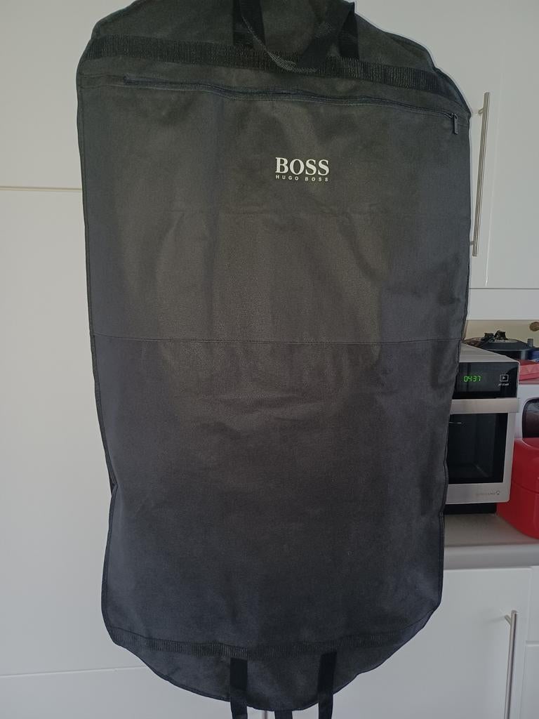 Tailleur  hugo boss, Enlèvement