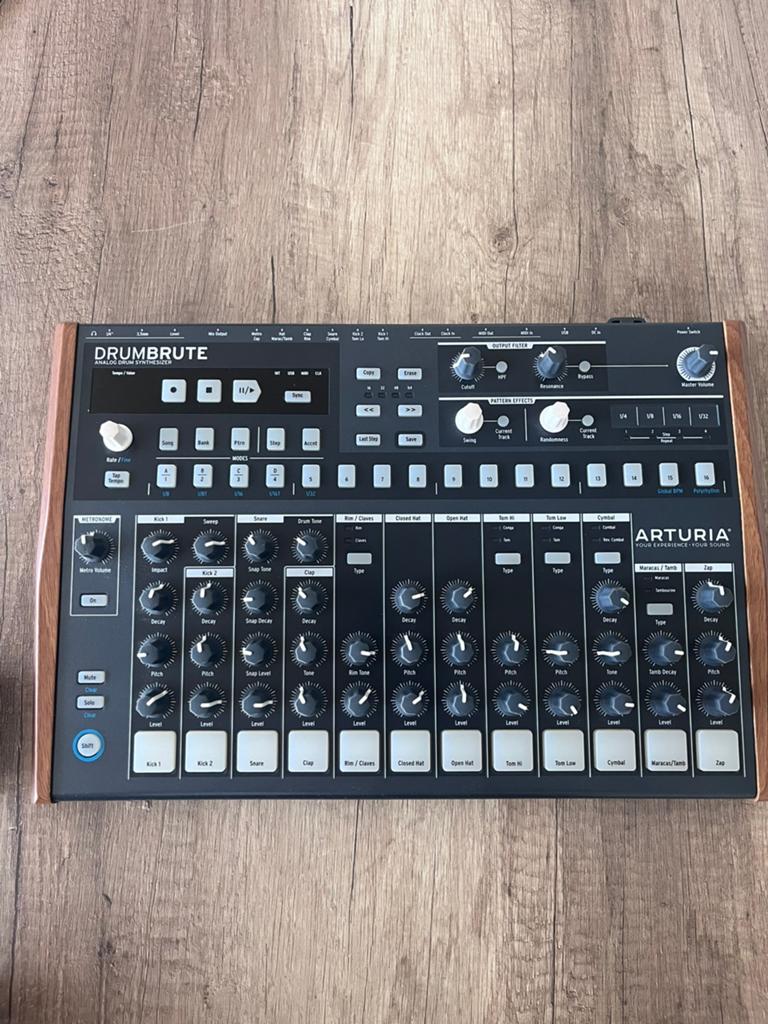 Arturia drumbrute, Ophalen, Zo goed als nieuw