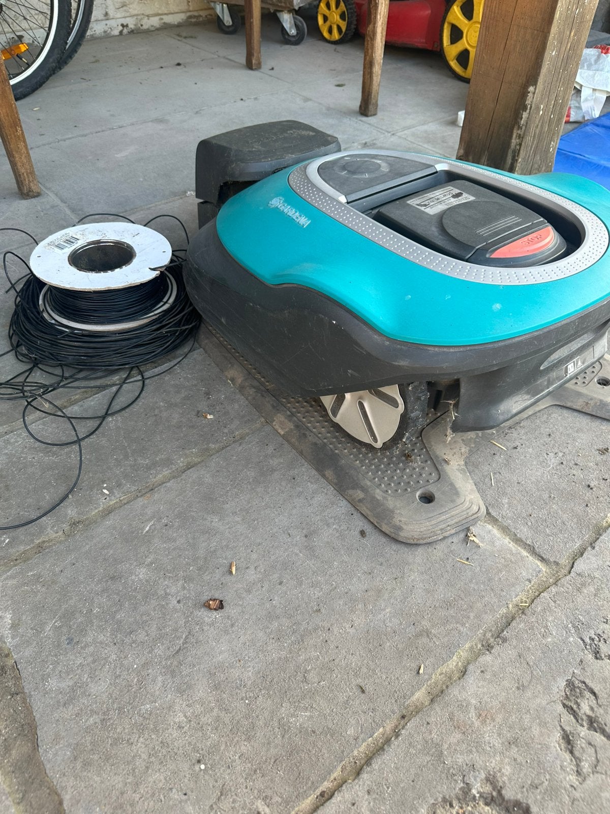 robot tondeuse gardena sileno r100 LI 1000m2, Enlèvement, Utilisé