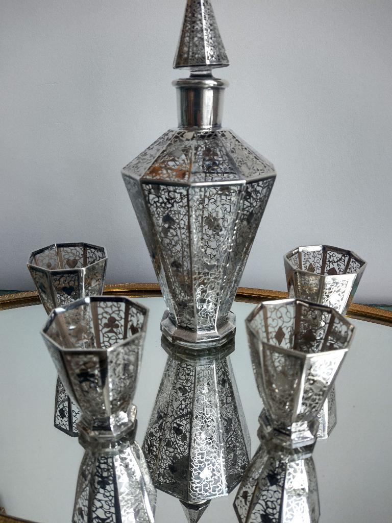 Prachtige karaf en 4 glazen met zilveren decoratie, Ophalen of Verzenden