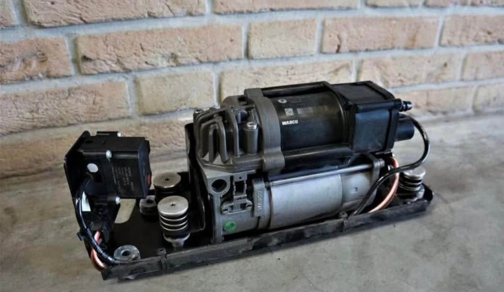 BMW COMPRESSOR LUCHTPOMP LUCHTVERING F01 F02 F04 F11 X5 X6, Ophalen, BMW