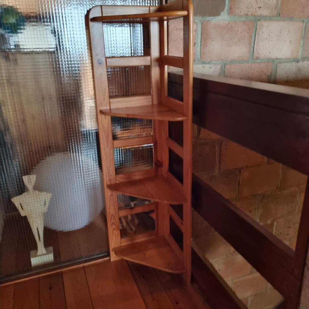 Etagère d'angle en pin massif, Maison & Meubles, Enlèvement, Utilisé