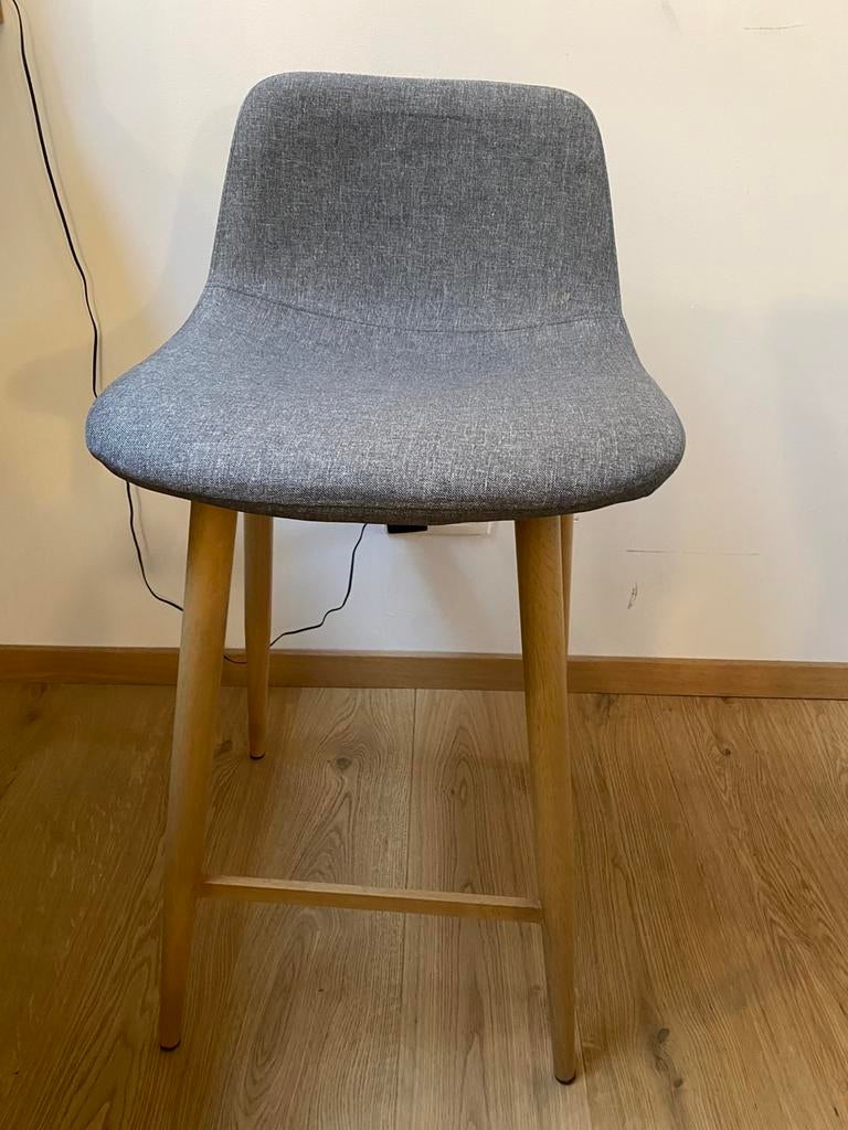 2 hoge stoelen, Huis en Inrichting, Barkrukken, Ophalen, Zo goed als nieuw, Metaal