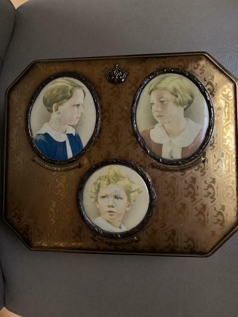 Antieken blikken doos koningshuis, Ophalen of Verzenden