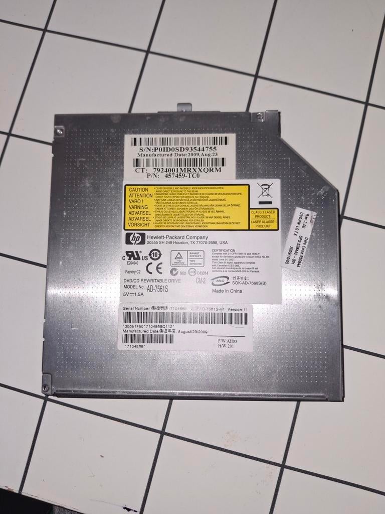 Lecteur Cd avec son adaptateur SATA, Utilisé