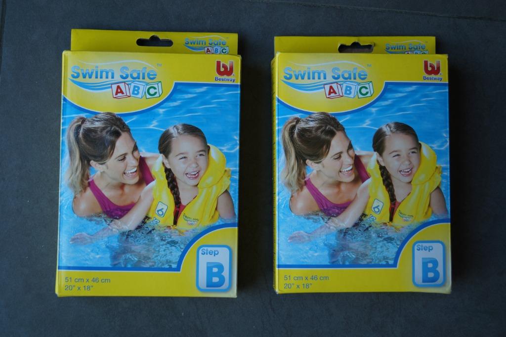 2 nieuwe zwemvesten, Kinderen en Baby's, Ophalen of Verzenden, Nieuw, Jongen of Meisje, Zwem-accessoire