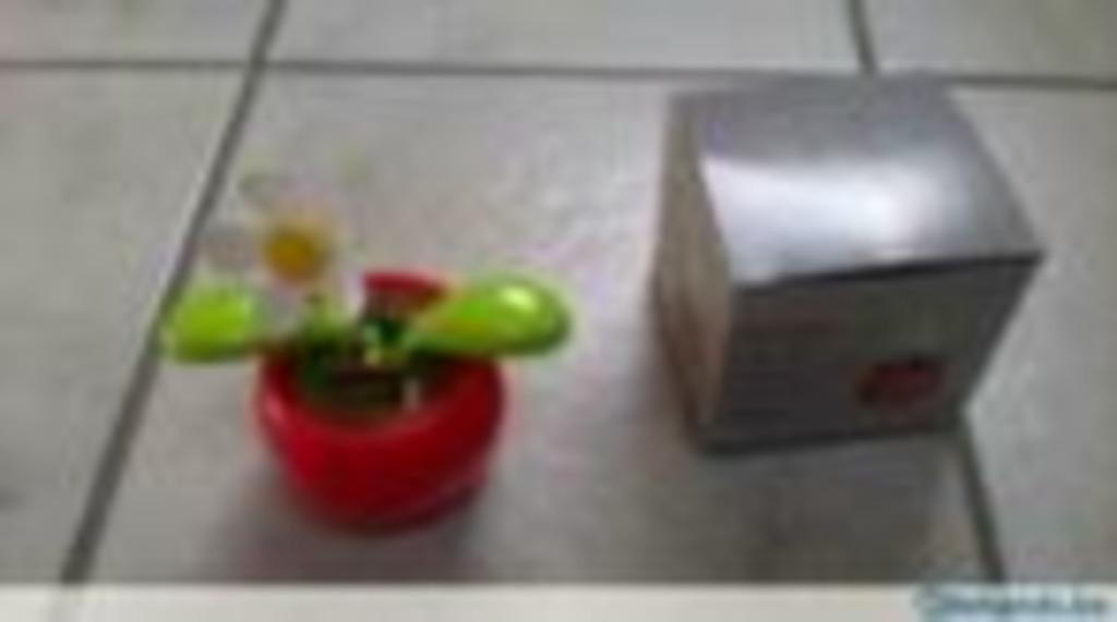 Solar flower. Nieuw in originele verpakking, Enlèvement ou Envoi, Neuf