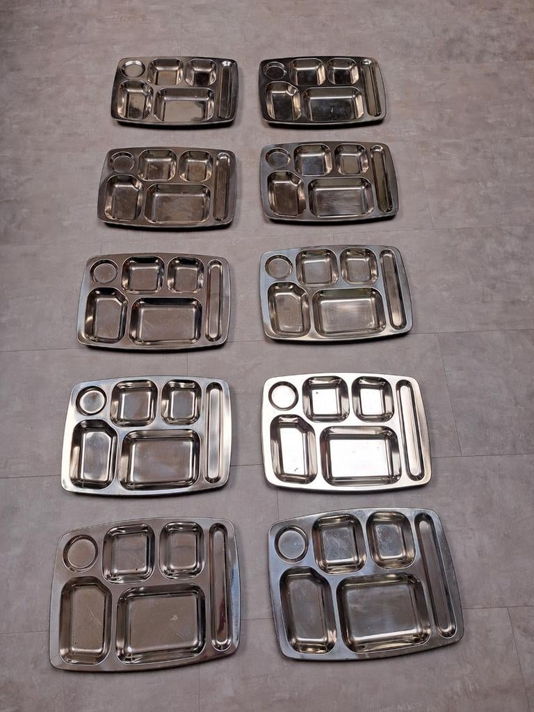 10 borden in RVS in zeer goede kwaliteit !!! BBQ / CAMPING, Ophalen, Zo goed als nieuw