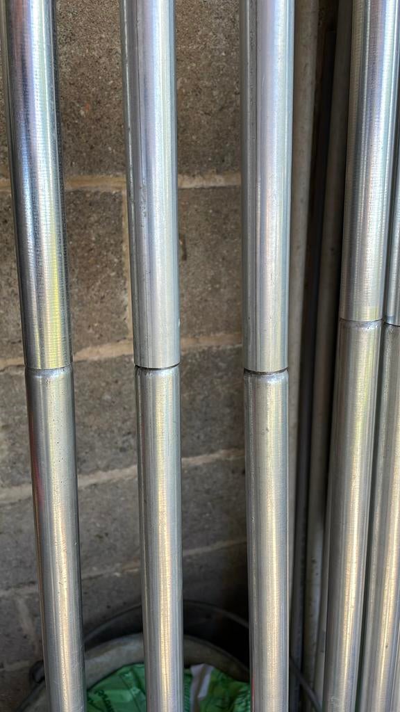 6 holle stalen buizen in 2 delen 25mm, 220cm lang, Ophalen of Verzenden, Gebruikt