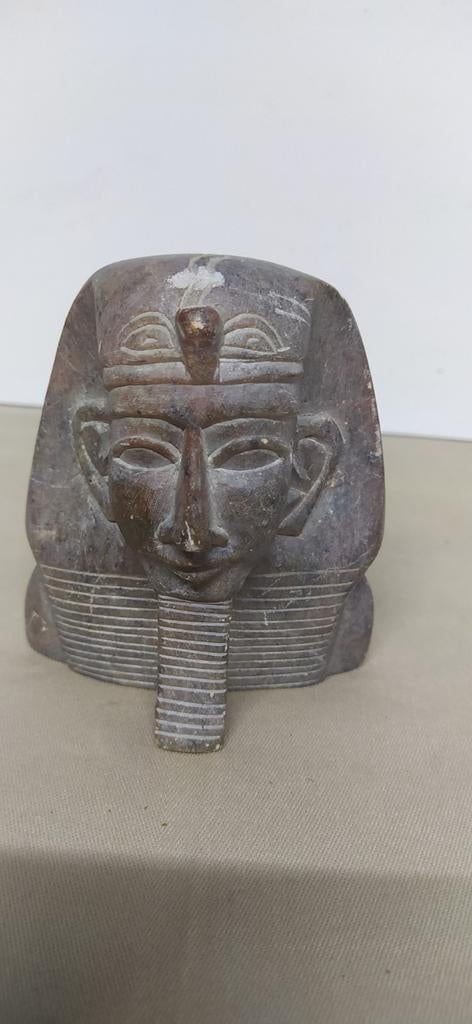 Egyptische Toetanchamon uit steen. Hoogte 10 cm., Antiek en Kunst, Ophalen