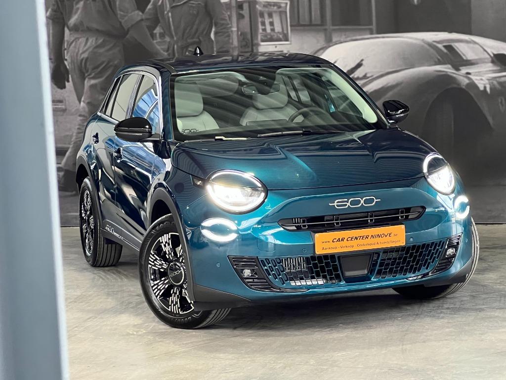 Fiat  MHEV * Apple CarPlay * Automaat *  21 Km * DAB, Auto's, Euro 6, 1199 cc, USB, 109 g/km