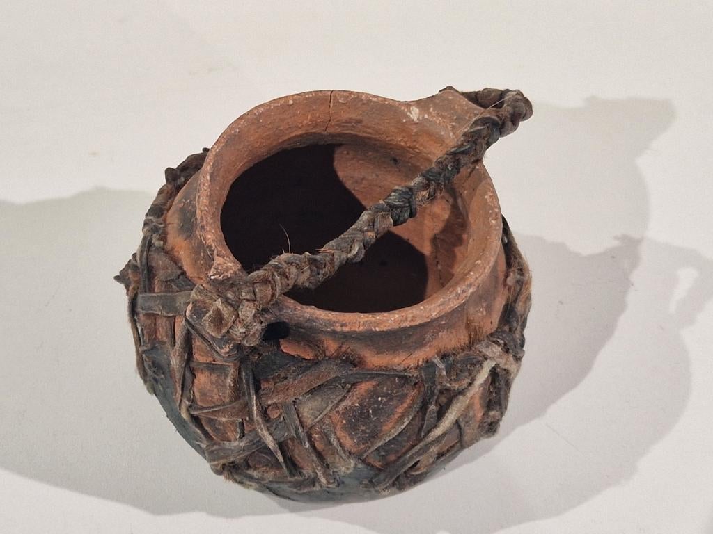 Keramische pot met gevlochten leder bewerkt, Ophalen of Verzenden