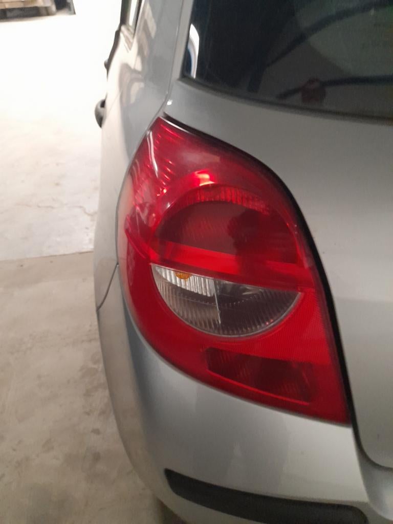 Feux arrières RENAULT CLIO 3 phase 1 // 5060 AUVELAIS, Enlèvement ou Envoi, Utilisé, Renault