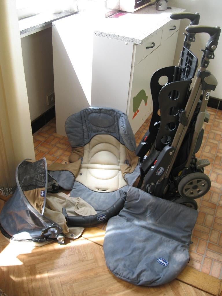 Ensemble Chicco isofix trio, Enfants & Bébés, Autres marques, Poussette combi, Avec nacelle, Enlèvement