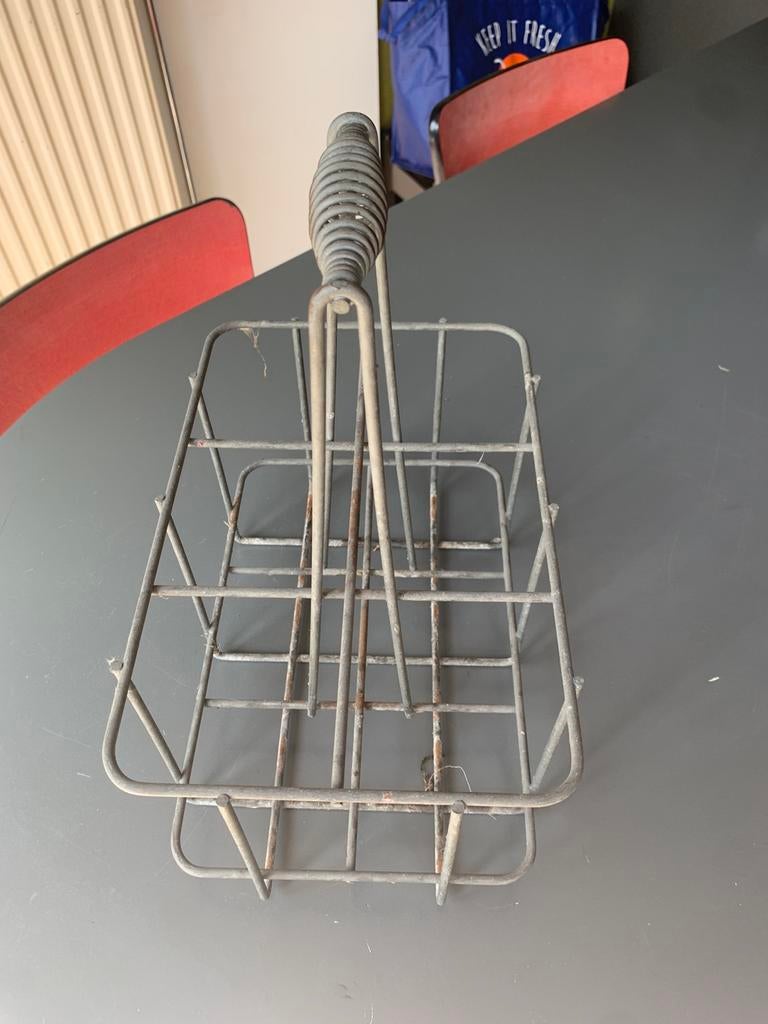 Vintage metalen flessendrager, Ophalen
