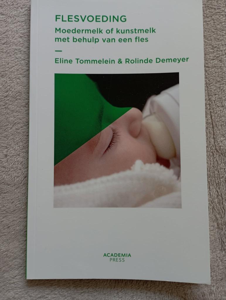 Flesvoeding Moedermelk of kunstmelk met behulp van een fles, Ophalen, Zo goed als nieuw
