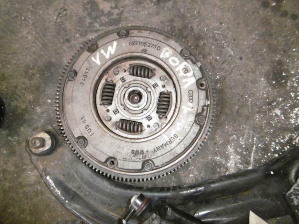 Kit d'embrayage plus volant moteur VOLKSWAGEN  BORA, Auto-onderdelen, Motor en Toebehoren, Volkswagen, Gebruikt, Ophalen of Verzenden
