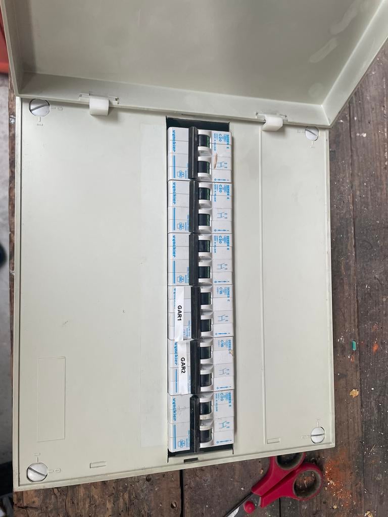 Verdeelkast elektriciteit, Ophalen, Zo goed als nieuw
