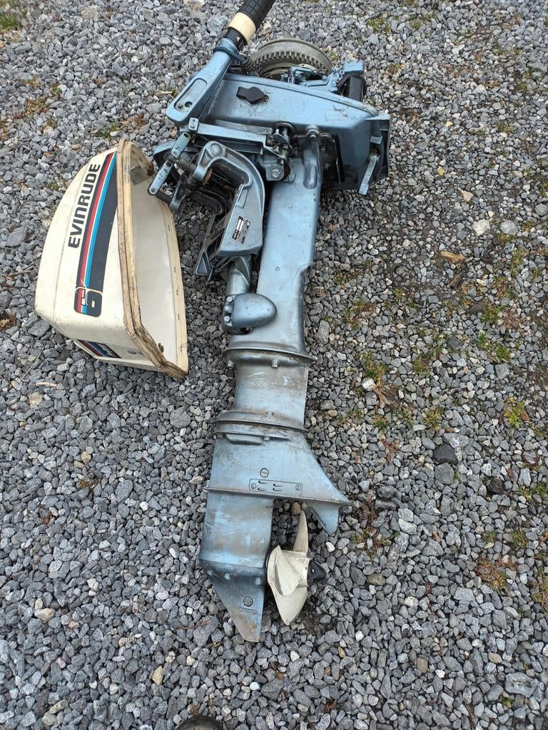 Moteur de bateau Evinrude 6 cv, Enlèvement
