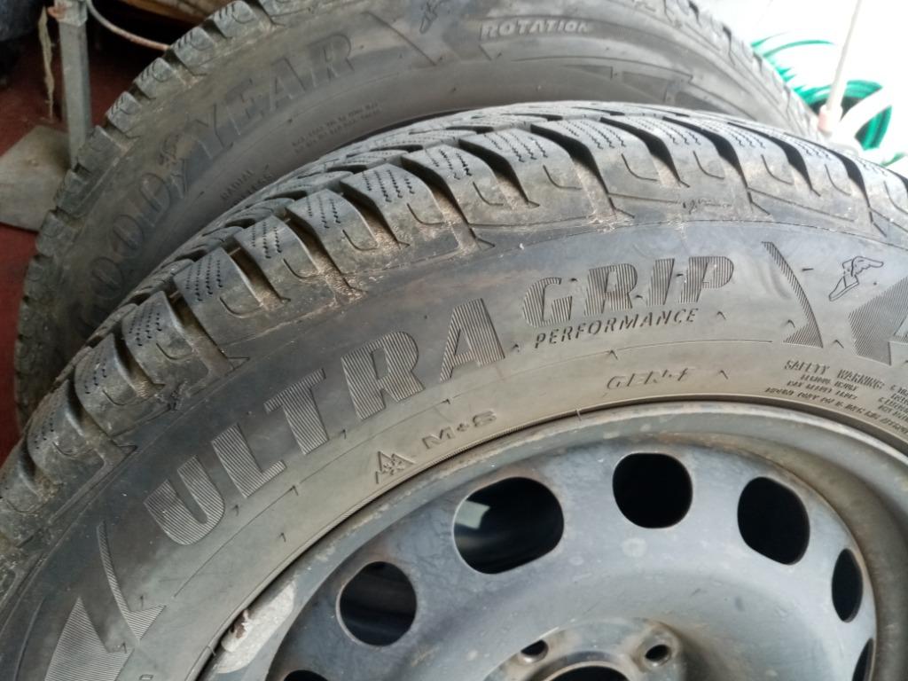 PNEUS NEIGE GOODYEAR 215 60 R16 99H, 16 pouces, Véhicule de tourisme, Pneu(s), Enlèvement