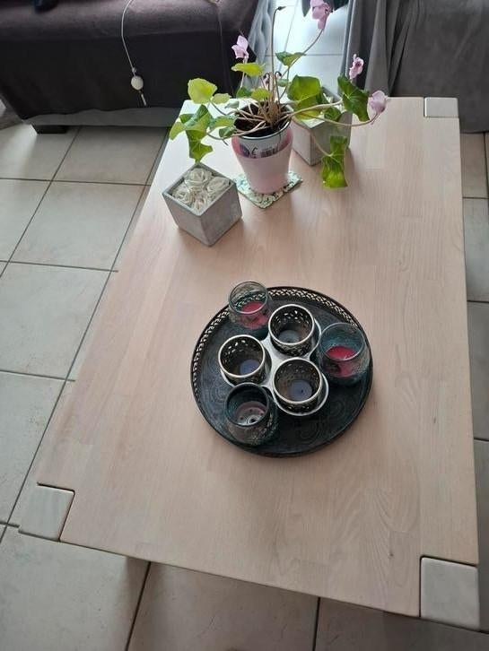 Salontafel in bleek hout, Enlèvement, Utilisé