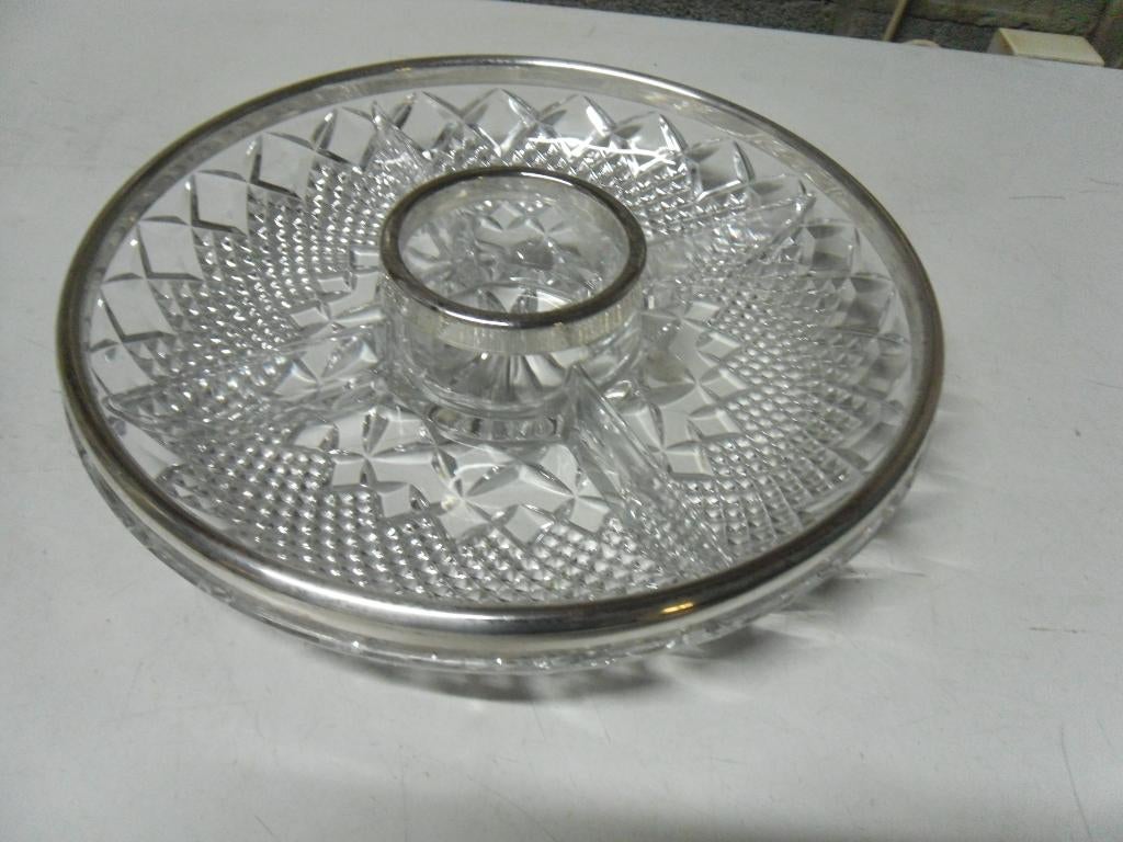 un plateau de service rond en cristal taillé diamètre 27 cm, Enlèvement ou Envoi