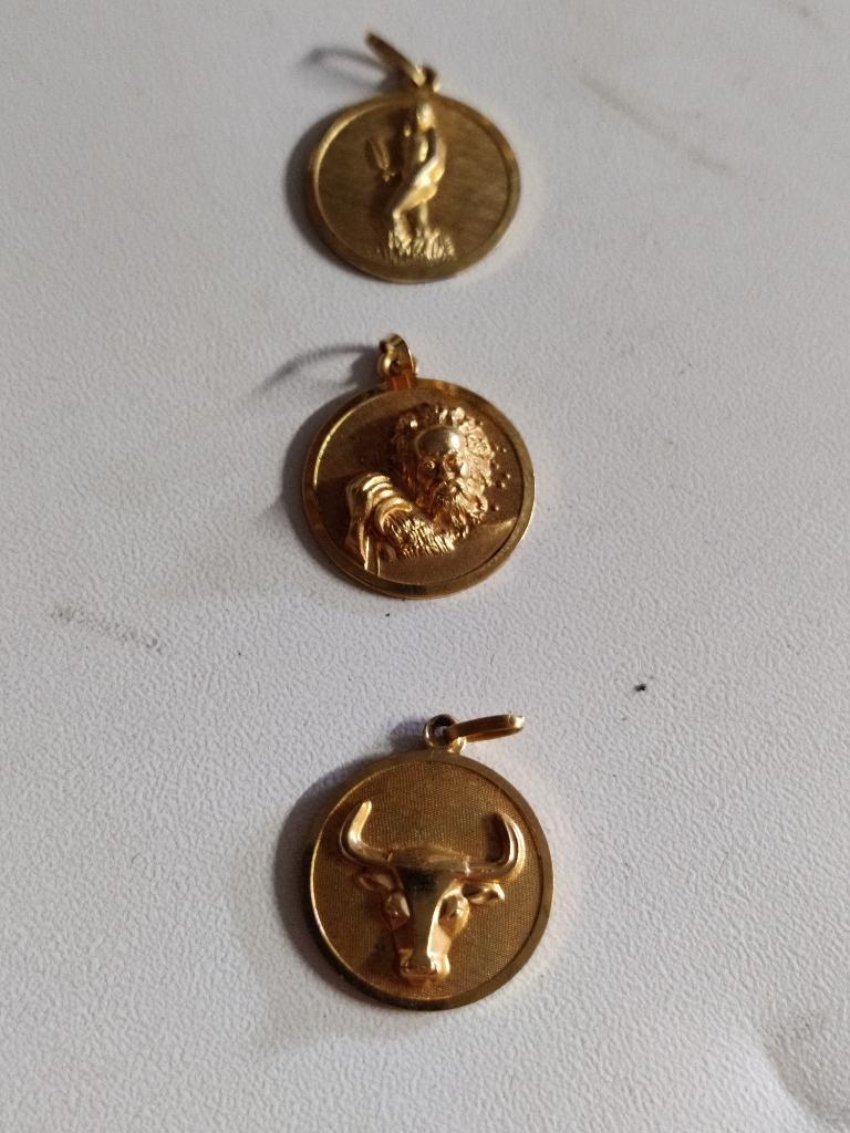 Lot van 3 hangertjes sterrenbeeld, Enlèvement ou Envoi, Comme neuf