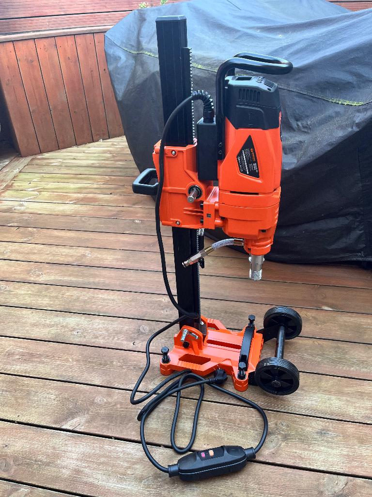 Daewoo diamantboormachine, Doe-het-zelf en Bouw, Gereedschap | Boormachines, 600 watt of meer, Variabele snelheid, Nieuw, Ophalen