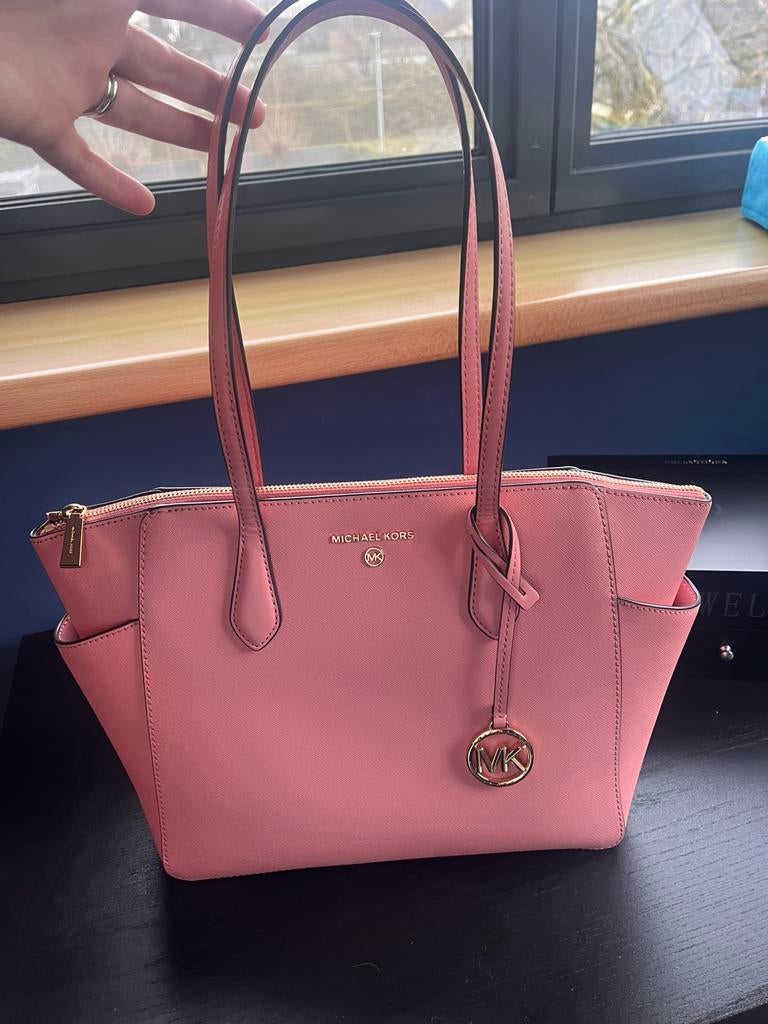 Michael kors handtas roze, Handtassen en Accessoires, Tassen | Damestassen, Ophalen of Verzenden, Zo goed als nieuw, Roze, Handtas