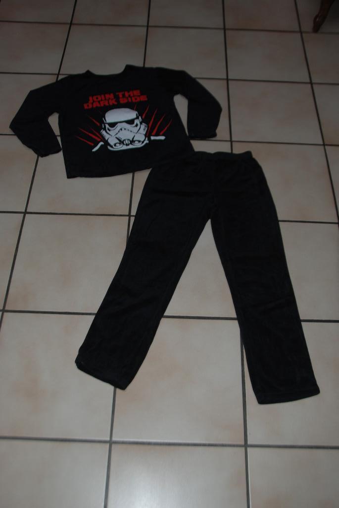 Zwarte fluwelen pyjama „STAR WARS” T11/12A zeer goede staat!, Kinderen en Baby's, Nacht- of Onderkleding, Zo goed als nieuw, Jongen