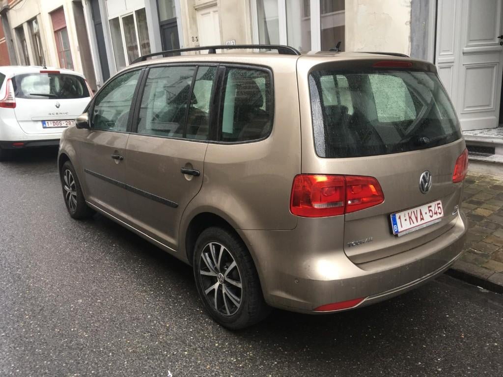 VW Touran 1.6 7-sieges 2015, 121 g/km, Euro 5, 7 places, Boîte manuelle