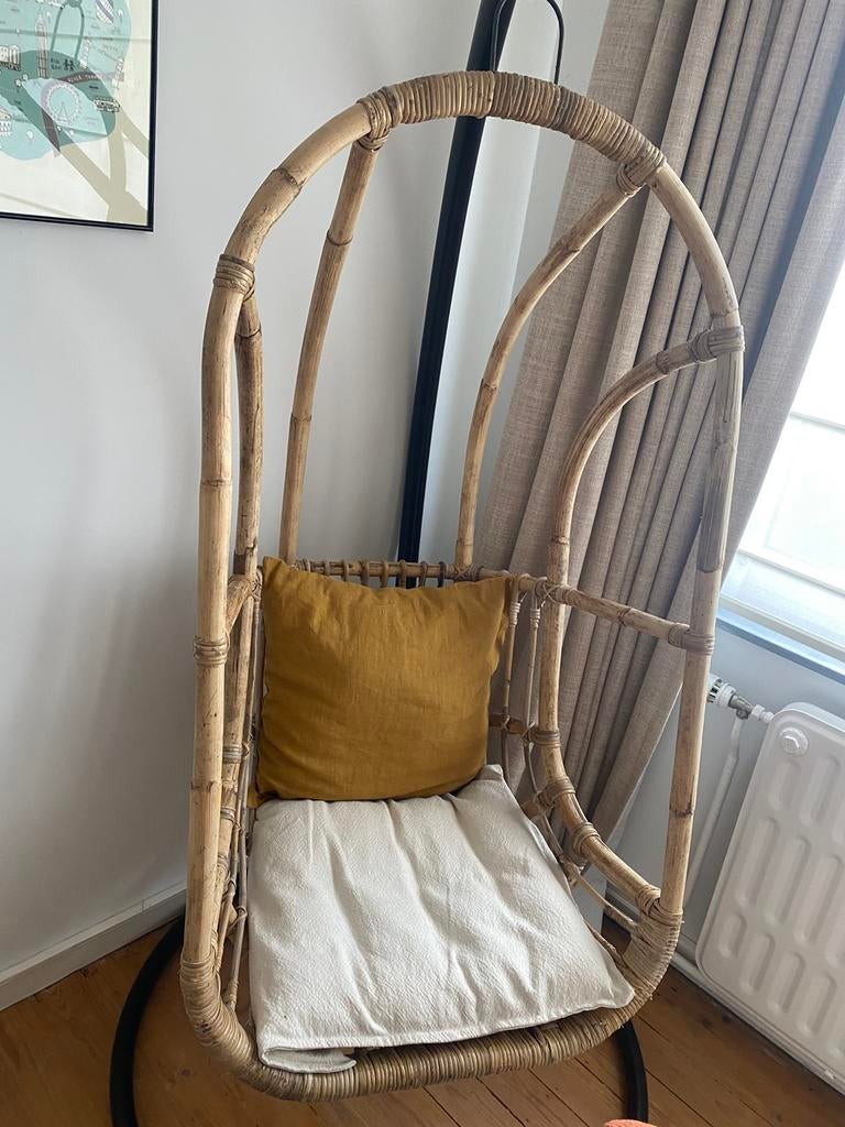Hangschommelstoel van rotan, Huis en Inrichting, Fauteuils, Ophalen, Zo goed als nieuw