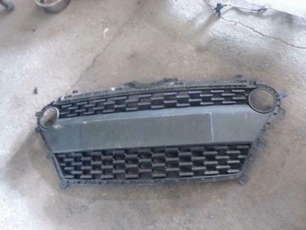 Hyundai i10 voorbumperrooster 2016, Gebruikt, Voor, Ophalen of Verzenden, Bumper